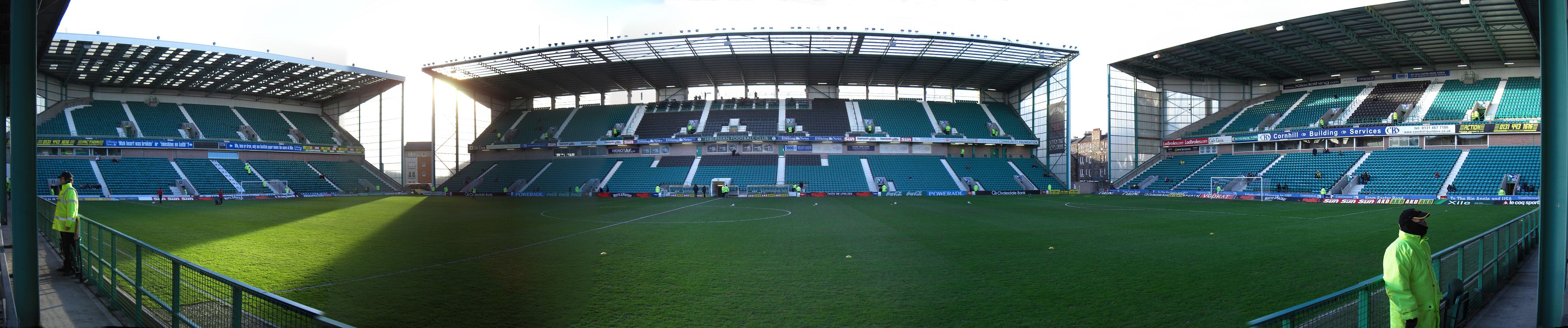 Hibernian vs Dundee at Easter Road on 12/04/25 Sat 1500 Football